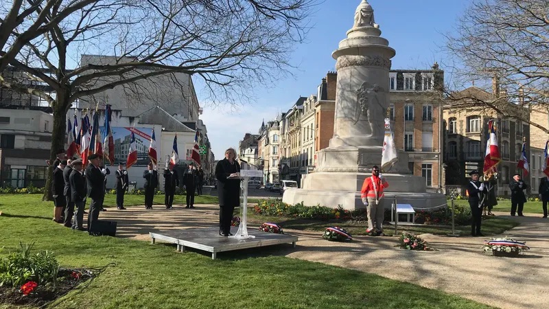 Dans la Marne, centenaire du monument à la gloire des infirmières françaises et alliées victimes de leur dévouement