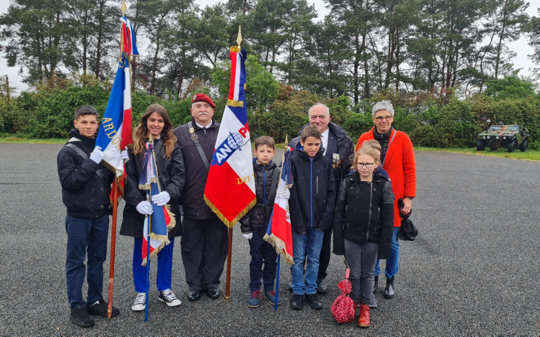 ANOPEX 45 SAINT GEORGES  12ème régiment de Cuirassiers : Six jeunes ardonnais se forment à être porte-drapeaux