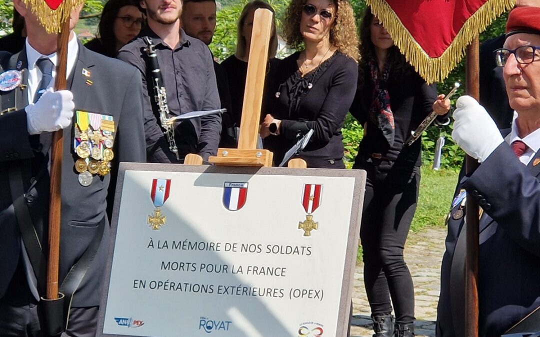 Dévoilement d’une plaque OPEX à Royat dans le Puy-de-Dôme