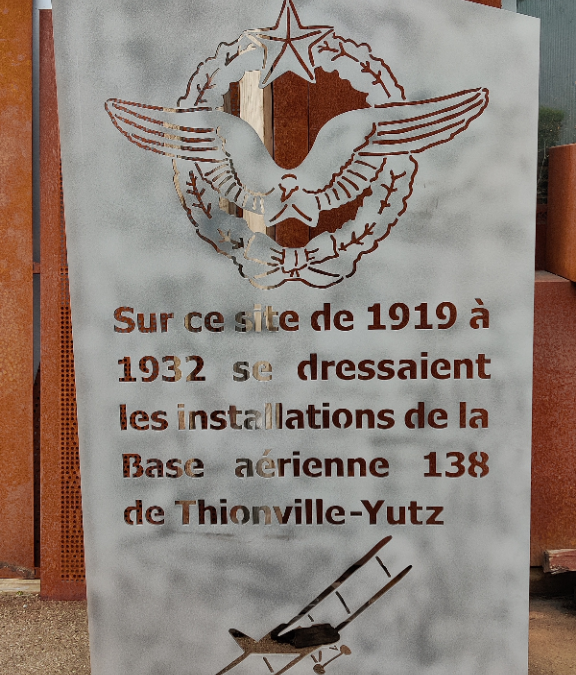 Inauguration de la stèle commémorative du passé aéronautique militaire de l’aéroparc de Yutz en Moselle